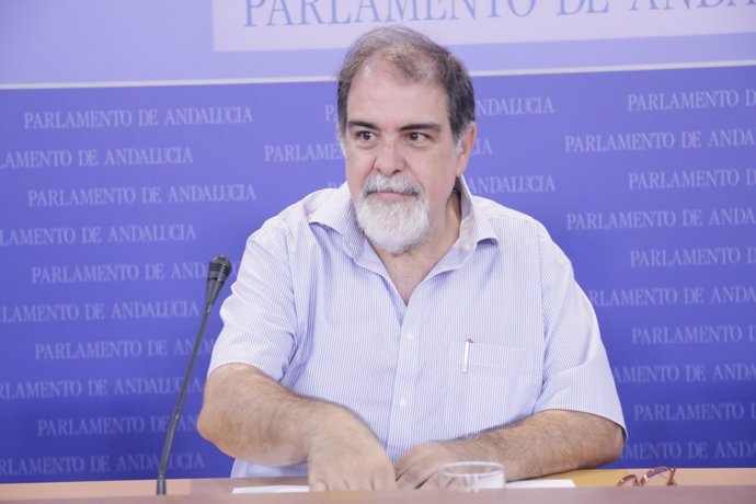 El presidente del grupo parlamentario de Podemos Andalucía, Jesús Romero