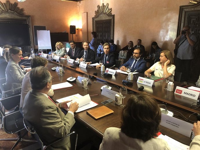 Pedro Rivera, en el acto de la firma del convenio para la cooperación