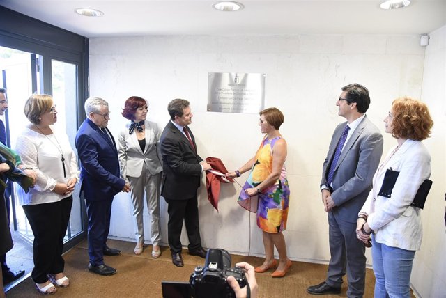 Page inaugurando el colegio de Miguelturra