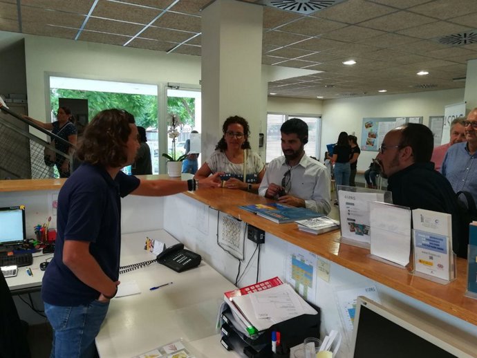 La presidenta del IMAS, Margalida Puigserver, visita la Fundación Aspas