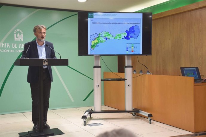 José Fiscal en rueda de prensa 