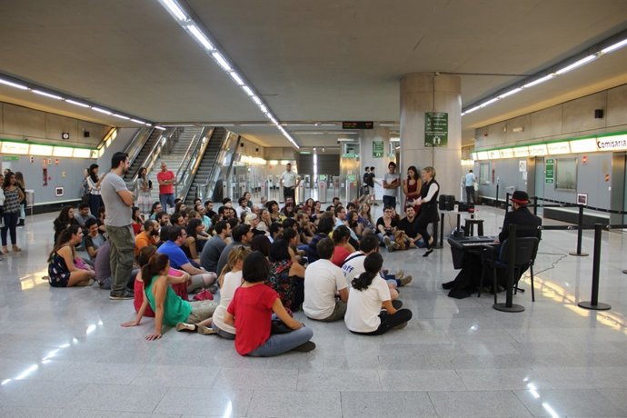 El metro en la Noche en Blanco