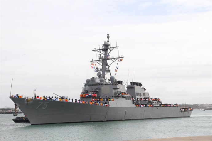 El destructor USS Cook a su llegada a Rota