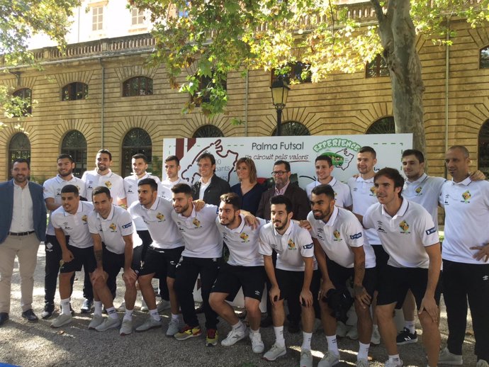 El Palma Futsal y el Consell presentan proyecto educativo conjunto