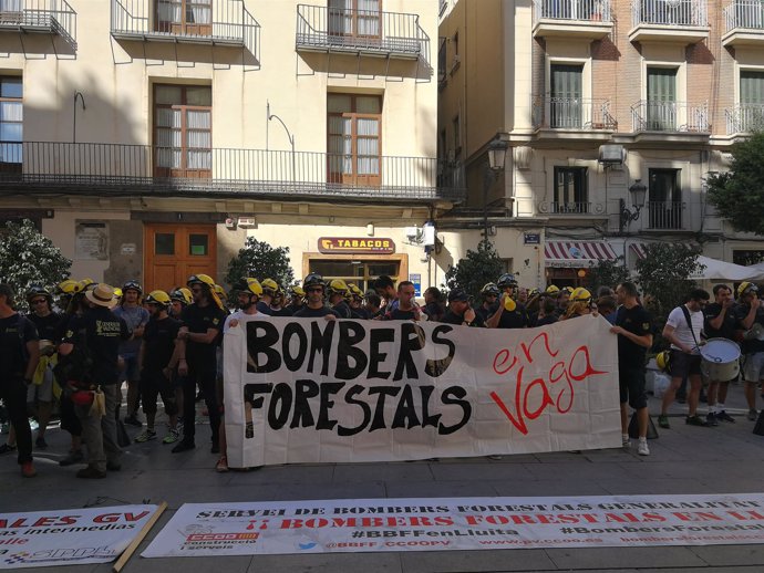 Concentración de Bomberos Forestales en València