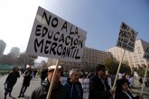 Foto: Comienza el paro nacional de 48 horas convocado por profesores chilenos