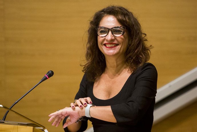 En Cádiz, la ministra de Hacienda, María Jesús Montero