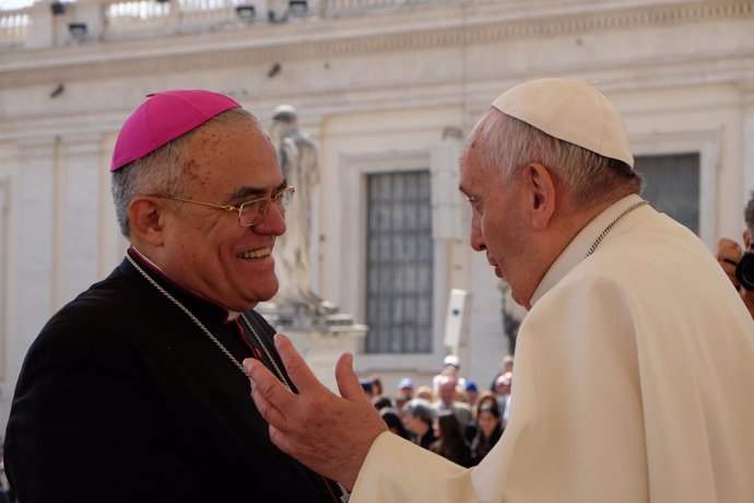 El Papa Francisco con el obispo Demetrio Fernández
