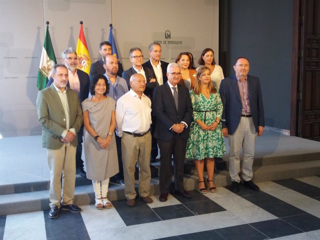 Foto de familia del Consejo de la Memoria Histórica y Democrática de Andalucía