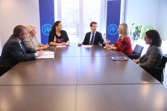 Pablo Casado con la Asociación de Víctimas del Terrorismo