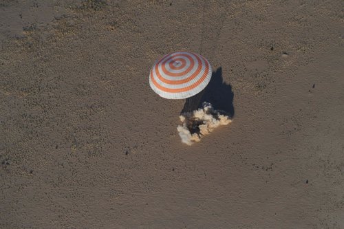 Aterrizaje de una nave Soyuz en Kazajistán