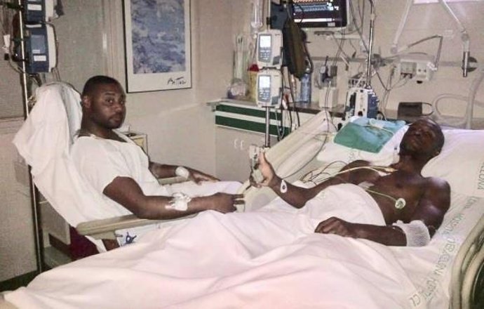 Eric Abidal amb el seu cosí després del trasplantament de fetge