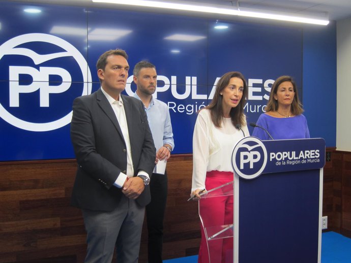   La Portavoz Del PP Regional, Nuria Fuentes, En La Rueda De Prensa