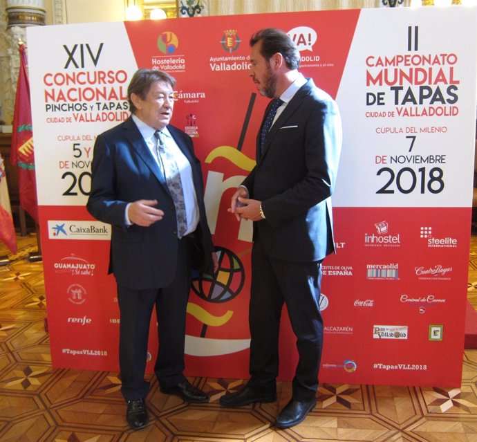 El alcalde de Valladolid (dcha) junto a Luis Cepeda. 5-10-2018