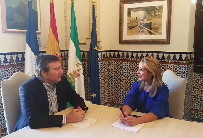 [Sevilla] Np Alcalá: Alcaldesa Se Reúne Con Director Santa Bárbara Sistemas Para