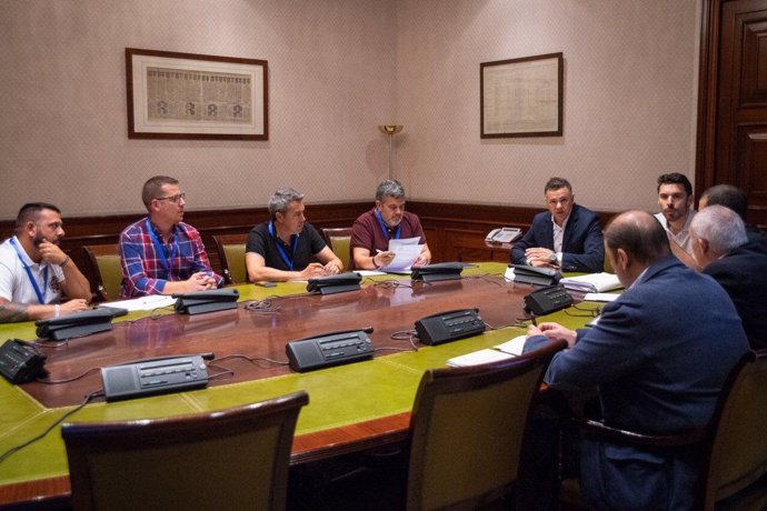 Reunión de Unidos Podemos con asociaciones militares