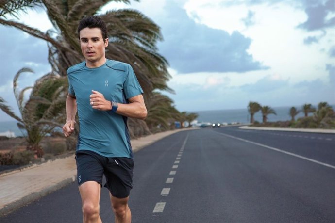 Javier Gómez Noya, triatleta español con la ropa de On