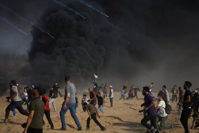 Enfrentamientos entre soldados israelíes y manifestantes palestinos