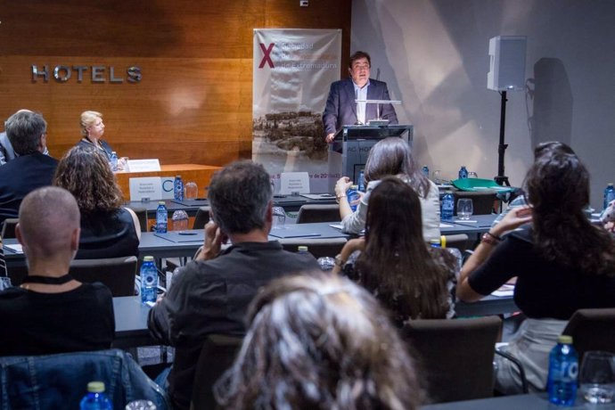 Vara en el Congreso de la Sociedad de Cancerología de Extremadura 