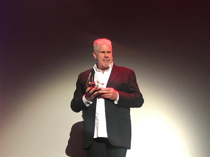 Ron Perlman recull el premi Màquina del Temps a Sitges