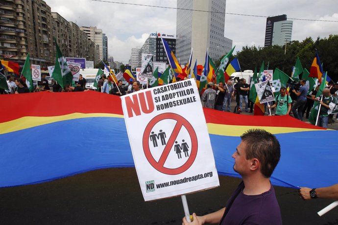 Manifestación en contra del matrimonio homosexual en Rumanía 