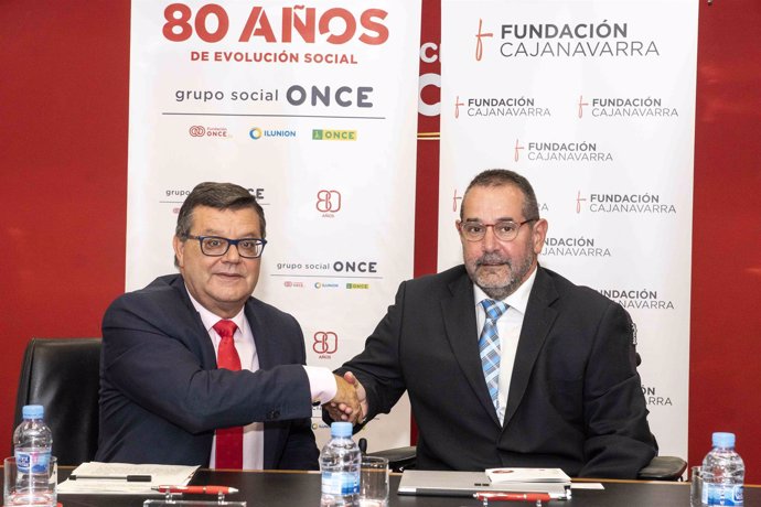 José Luis Martínez Donoso (ONCE) y Javier Miranda (Fundación Caja Navarra)