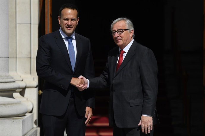Leo Varadkar y Jean-Claude Juncker