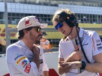 Alonso: "Estoy contento de despedirme de este circuito que tanto me gusta con la bandera a cuadros"
