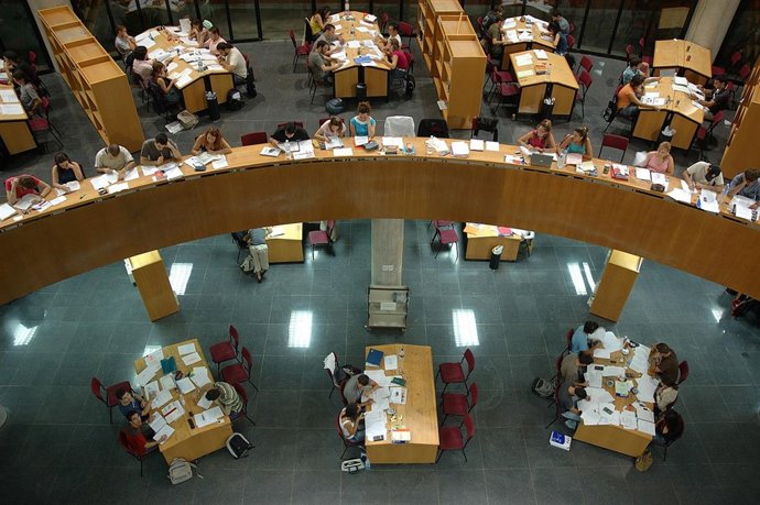 Biblioteca General de la UMA, estudiantes