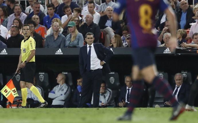 El entrenador del FC Barcelona, Ernesto Valverde, en Mestalla