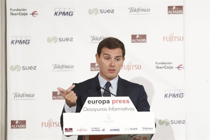 El presidente de Ciudadanos, Albert Rivera, protagoniza el Desayuno Informativo 