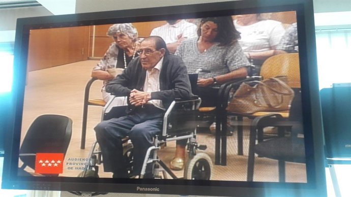 El doctor Vetlla en la segona sessió del judici de bebès robats