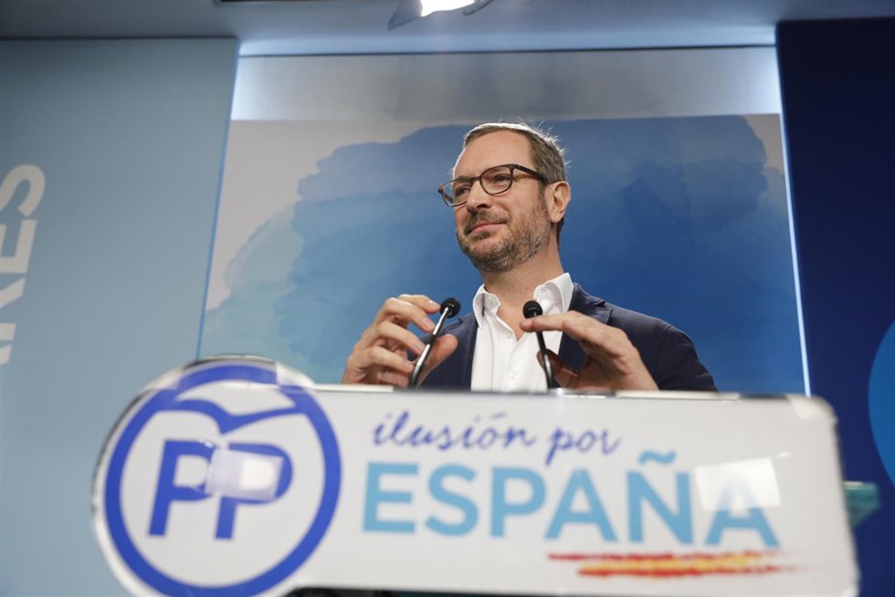 Rueda de prensa del vicesecretario de Organización del Partido Popular, Javier M