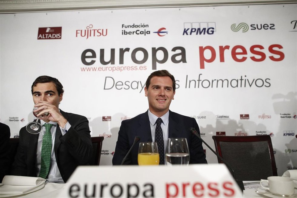 El presidente de Ciudadanos, Albert Rivera, protagoniza el Desayuno Informativo 