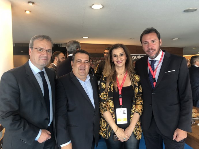  Óscar Puente (Dcha) Y María José Hernández, En San Sebastián Gastronomika 