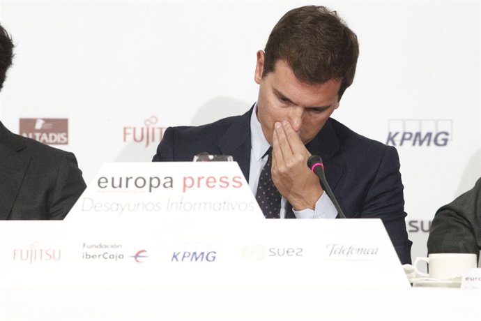 El presidente de Ciudadanos, Albert Rivera, protagoniza el Desayuno Informativo 