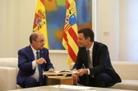 Lambán dice que Sánchez va a "volcarse" con Díaz en las elecciones y que ambos presidentes han compartido los pasos