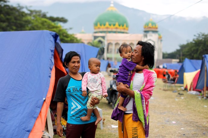 Desplazados por el terremoto y el tsunami en Indonesia