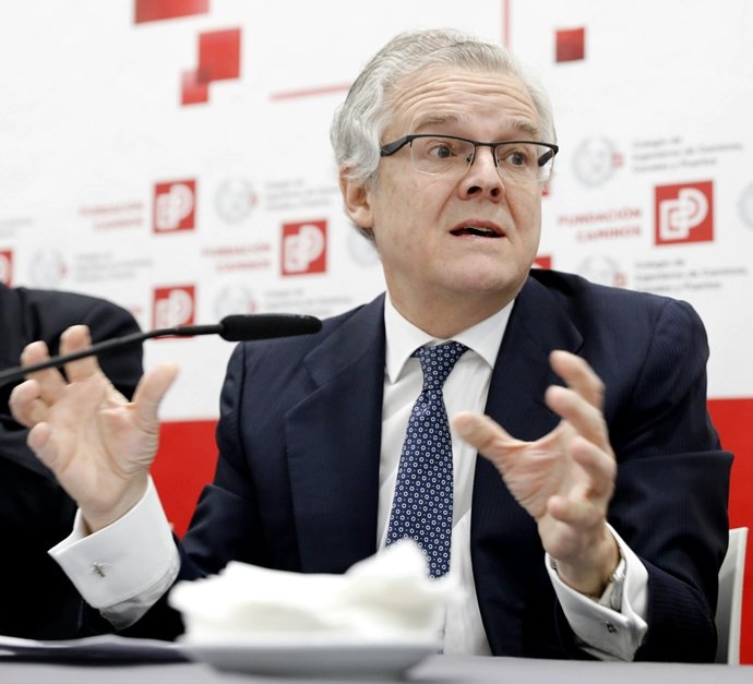 El presidente de CNMV, Sebastián Albella, participa en un desayuno informativo