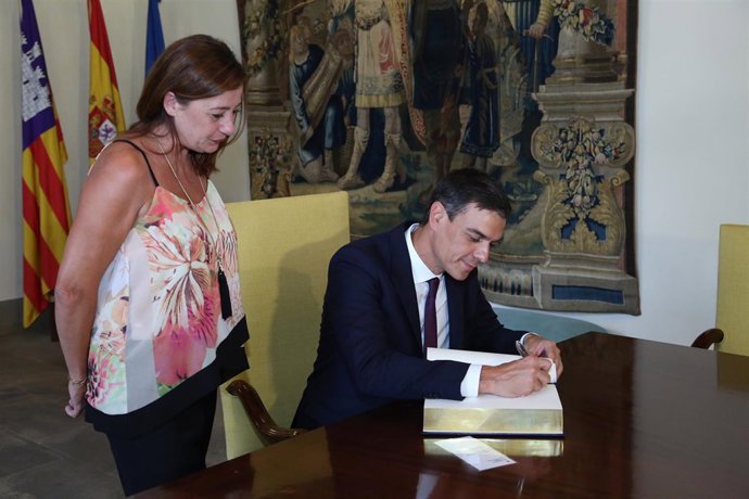 Reunión entre Pedro Sánchez y Francina Armengol en Consolat de Mar