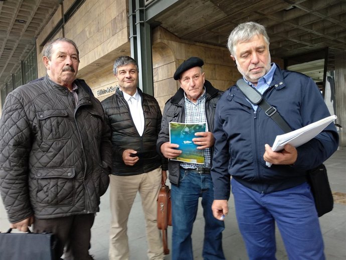 Representantes de USAGA ante la consejería de Desarrollo Rural