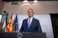 La Junta defiende que los andaluces "eligen libremente" y pide no considerar "una anomalía votar a unos o a otros"