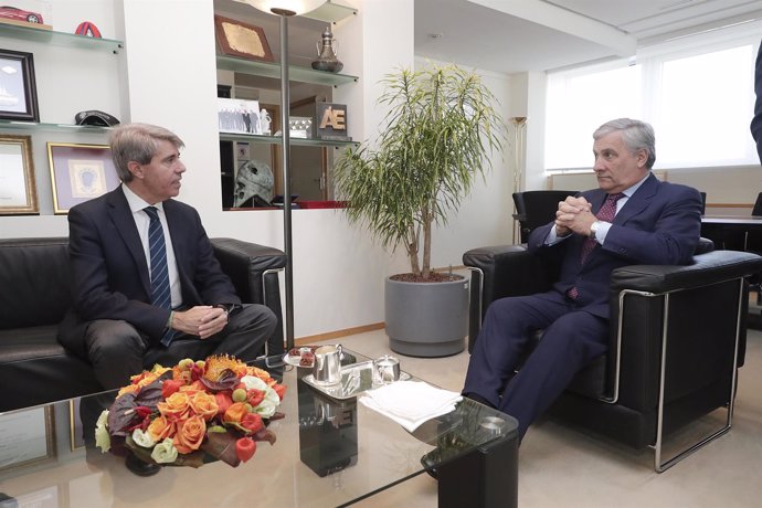 El presidente de la Comunidad de Madrid, Ángel Garrido, con Tajani