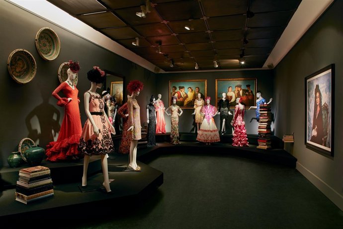 Una Crónica de Moda. Colección Naty Abascal