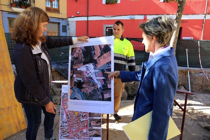 Torres y Franco en la visita a los restos arqueológicos 9-10-2018