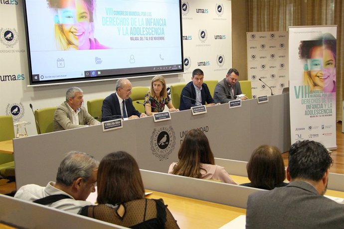 Presentación Congreso Infancia. Ayuntamiento, Diputación y UMA