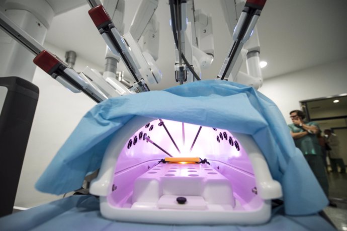 Nuevo robot Da Vinci para una cirugía menos invasiva