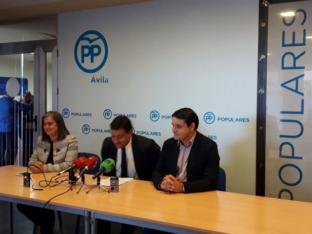 Carlos garcía (C) con Sonsoles Sánchez-Reyes y David Beltrán  9-10-2018