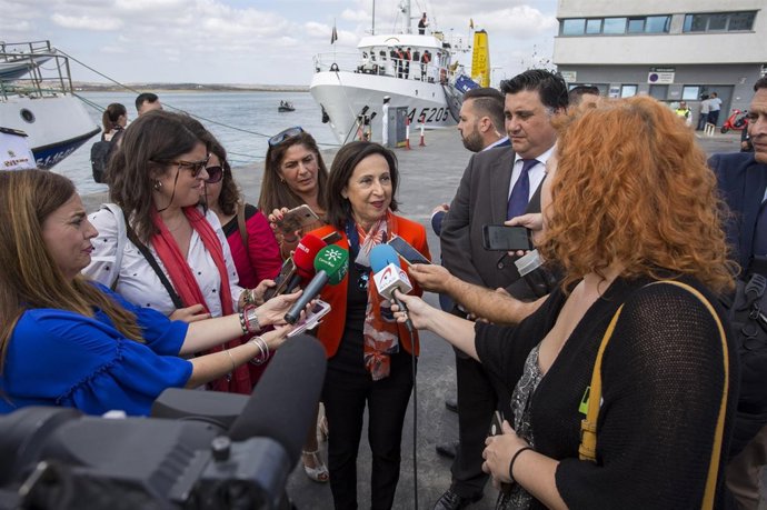 La ministra de Defensa, Margarita Robles, en Ayamonte.