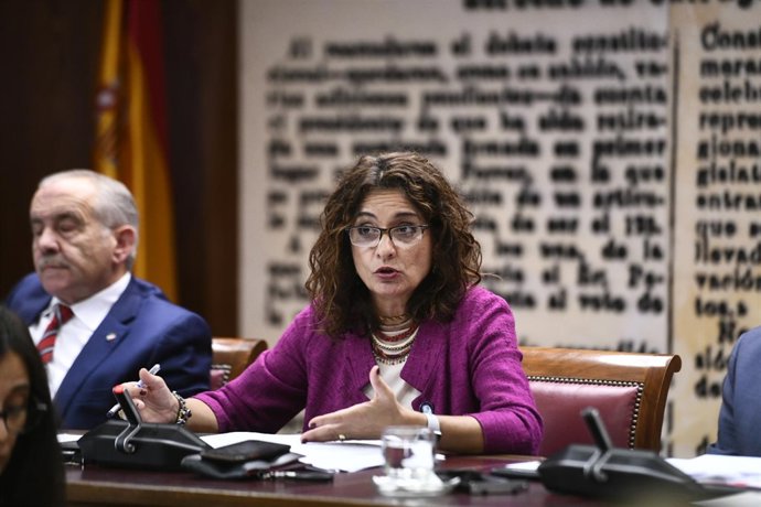 La ministra de Hacienda, María Jesús Montero, comparece en el Senado